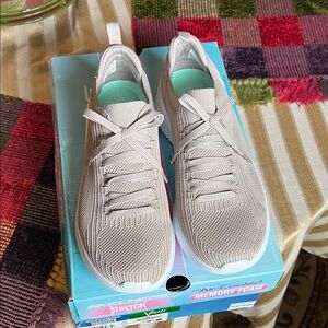 New in Box Skechers Women's Ultra Flex 3.0 Slip On Sneakers, size 7.5 medium